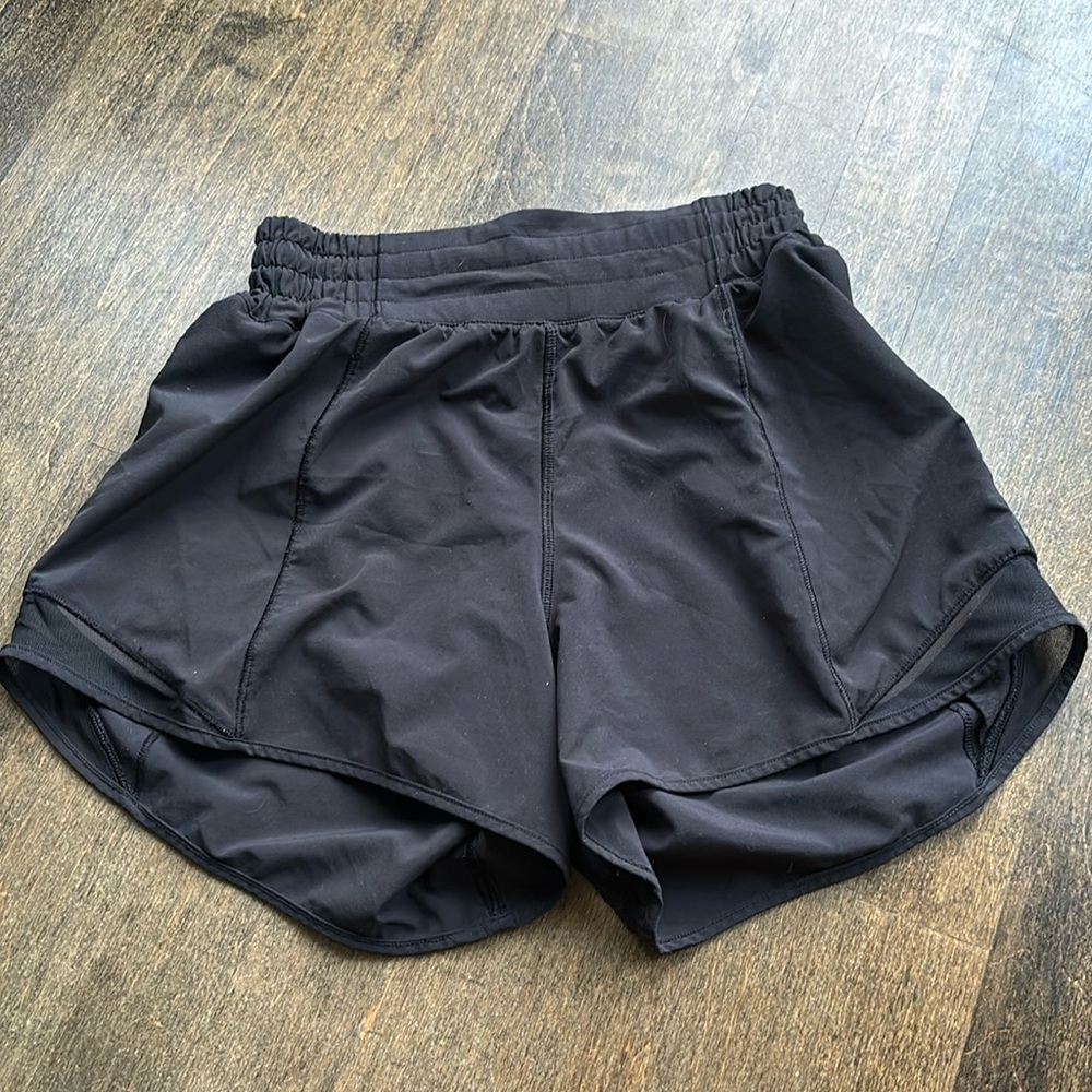 Lululemon black high rise lined hotty hot